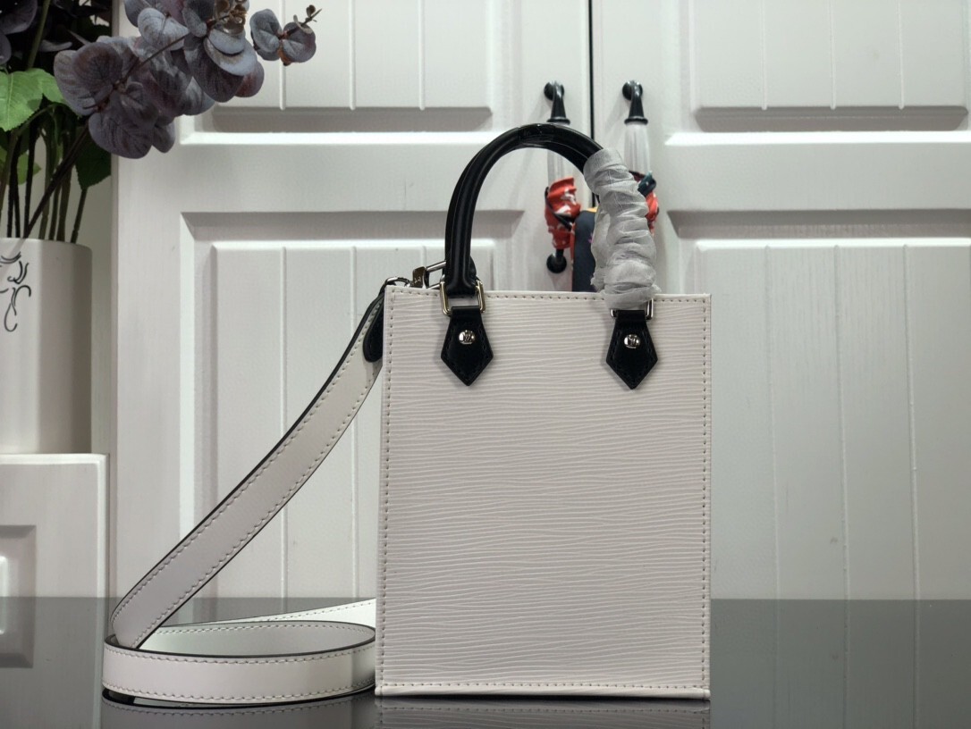 LV PETIT SAC PLAT M69575