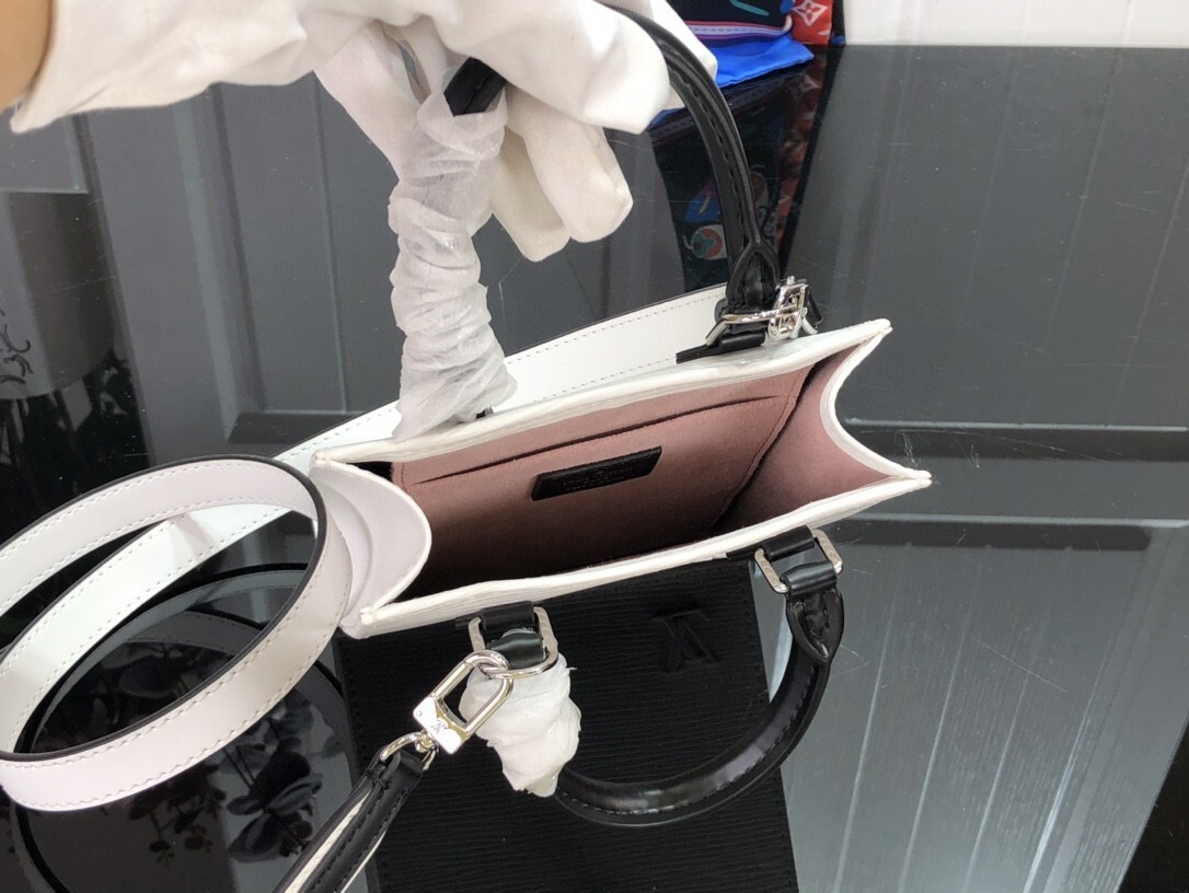 LV PETIT SAC PLAT M69575