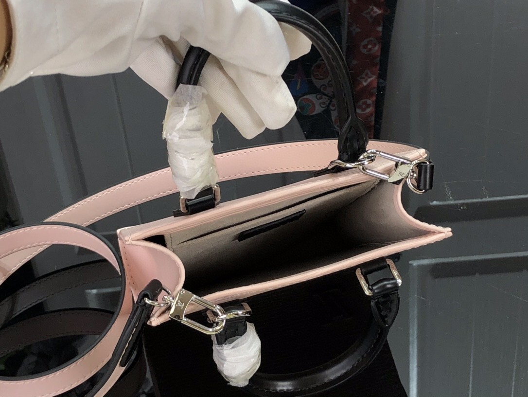 LV PETIT SAC PLAT M69575