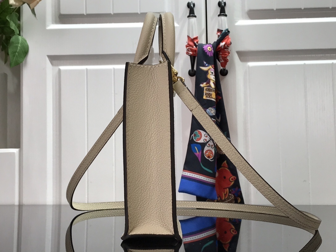 LV PETIT SAC PLAT M80449 