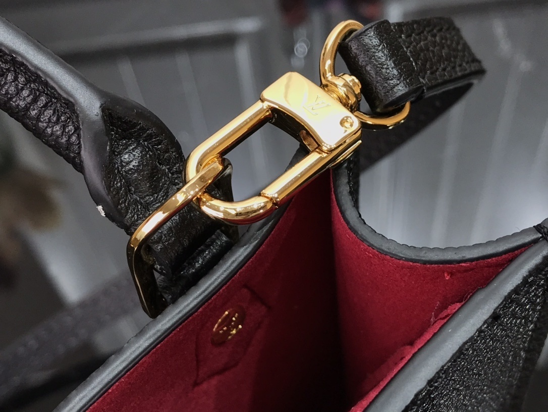 LV PETIT SAC PLAT M80449 