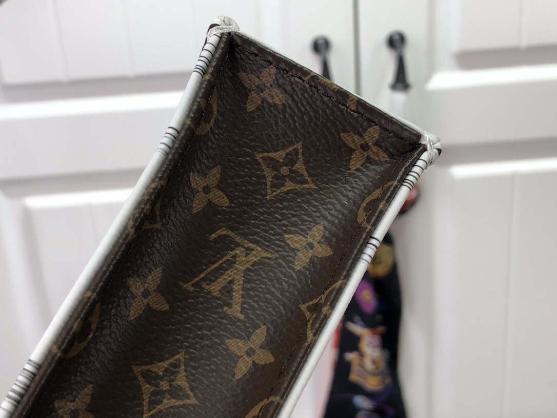 LV PETIT SAC PLAT M80991 