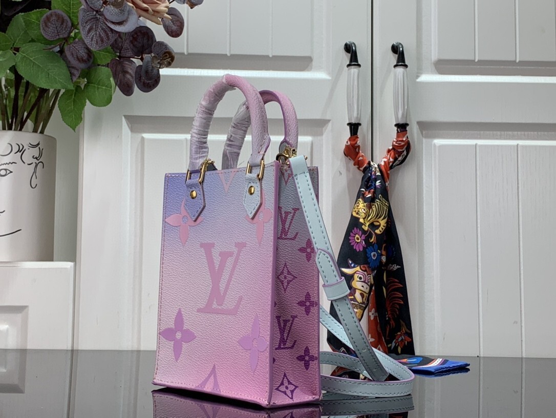 LV PETIT SAC PLAT M81341