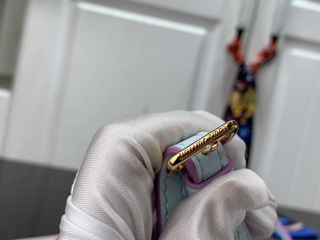 LV PETIT SAC PLAT M81341