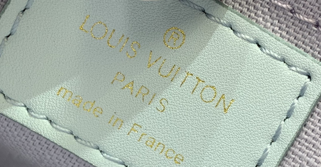 LV PETIT SAC PLAT M81341