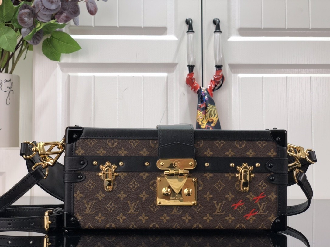 LV PETITE MALLE EAST WEST M46120