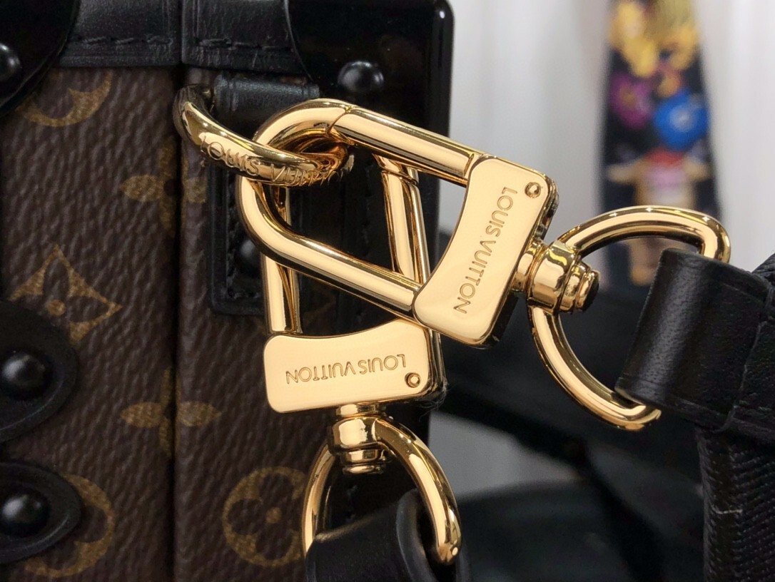 LV PETITE MALLE EAST WEST M46120