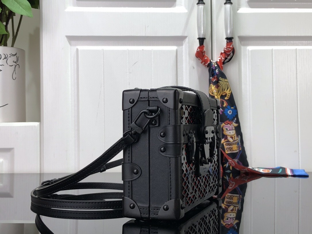 LV PETITE MALLE M20353 