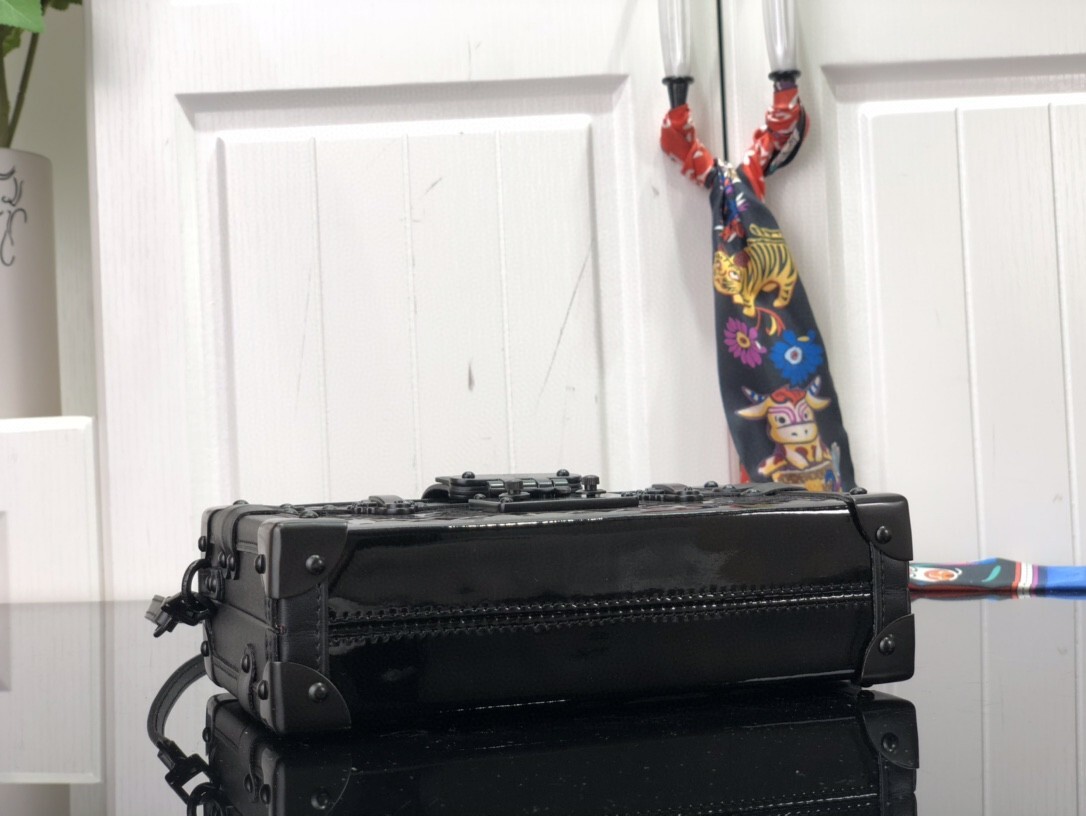 LV PETITE MALLE M20353 