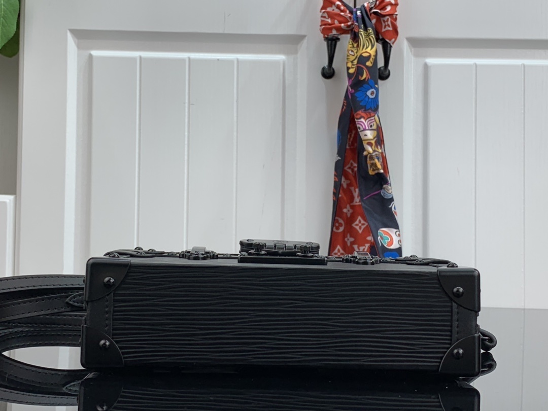 LV PETITE MALLE M55860 