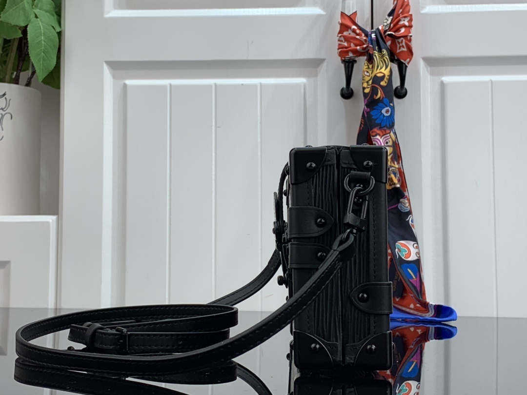 LV PETITE MALLE M55860 