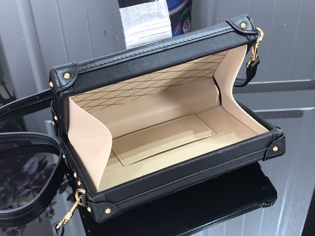 LV PETITE MALLE M57827 