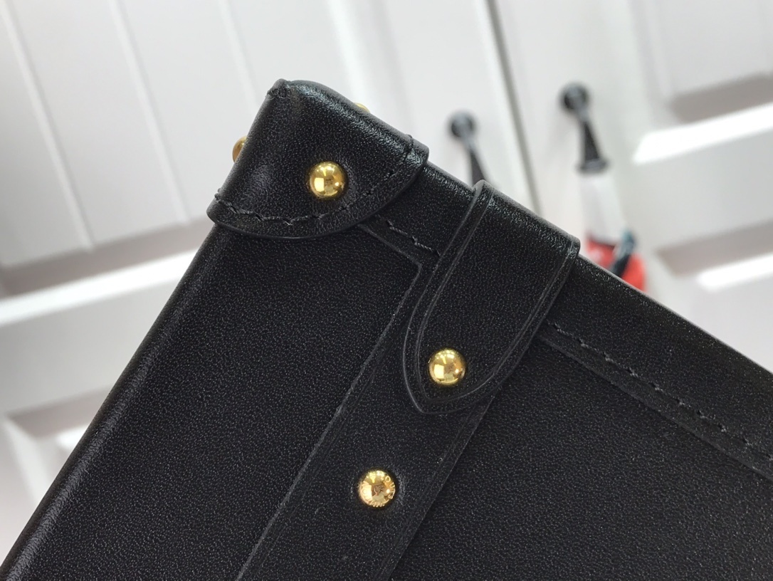 LV PETITE MALLE M57827 