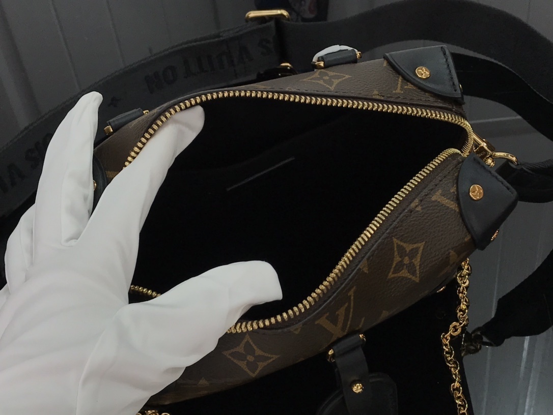 LV PETITE MALLE SOUPLE M45571 