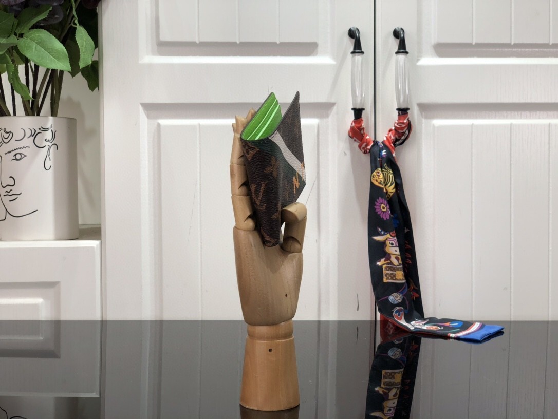 LV PF.MULTIPLE M81257