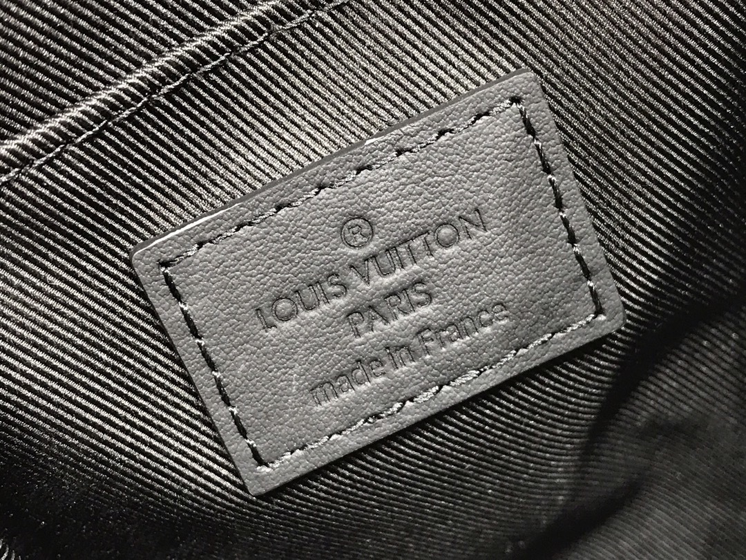 LV PHONE POUCH M57089