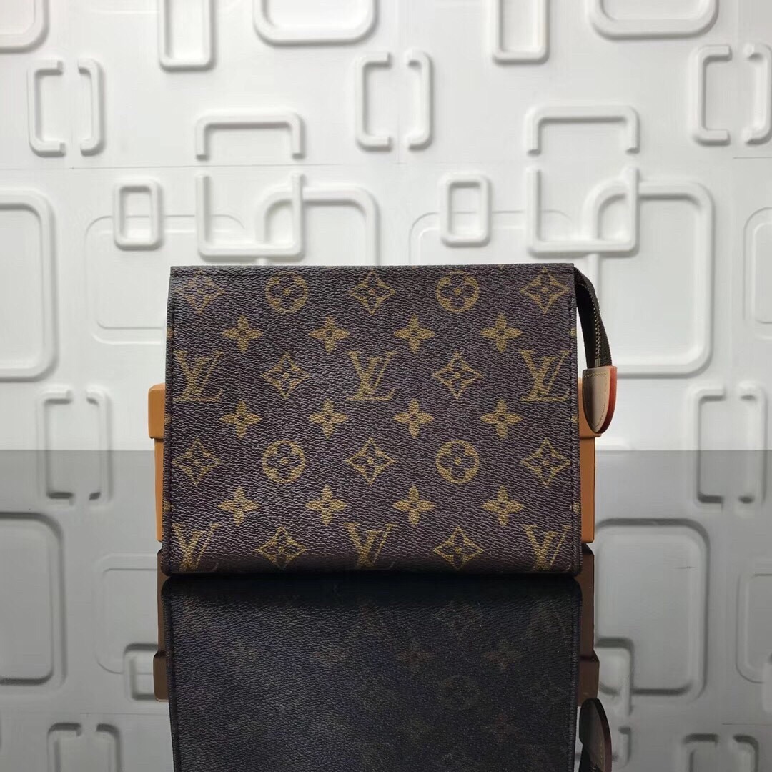 LV POCHE TOILETTE 19 M47544