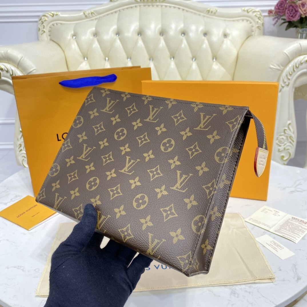 LV POCHE TOILETTE 26 M47542