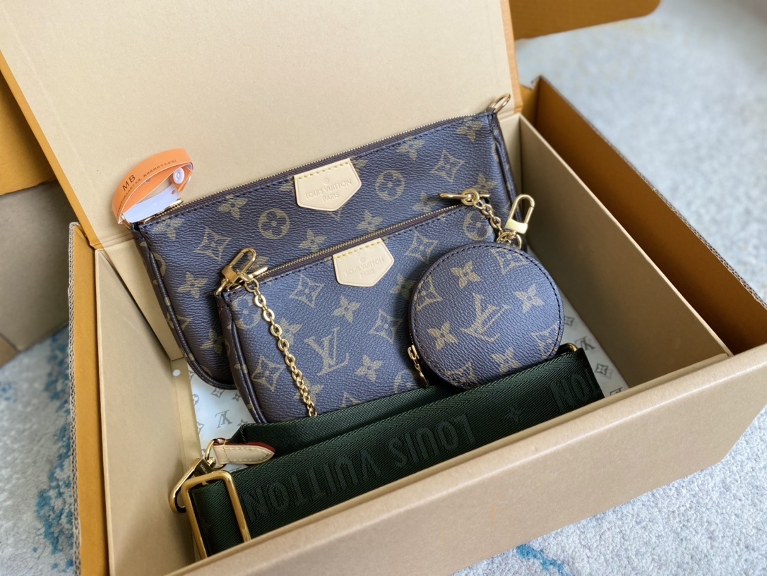 LV Pochette Accessoires 4106U 