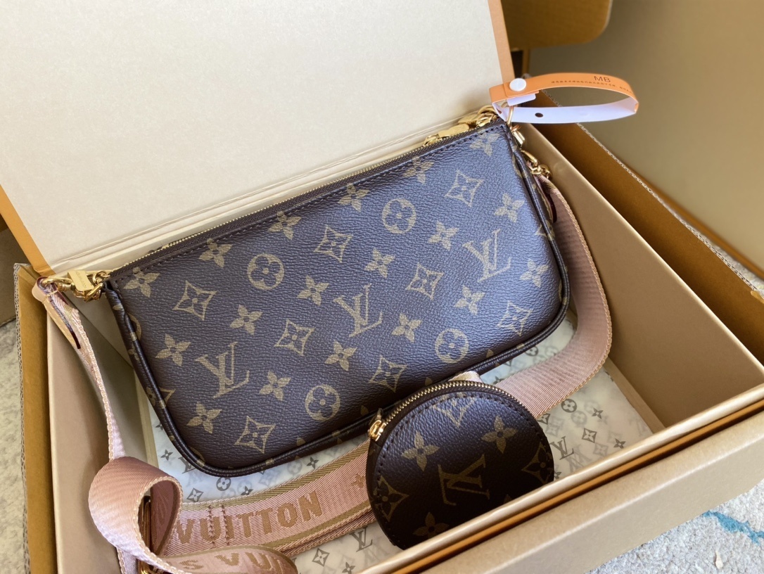 LV Pochette Accessoires 4106U 