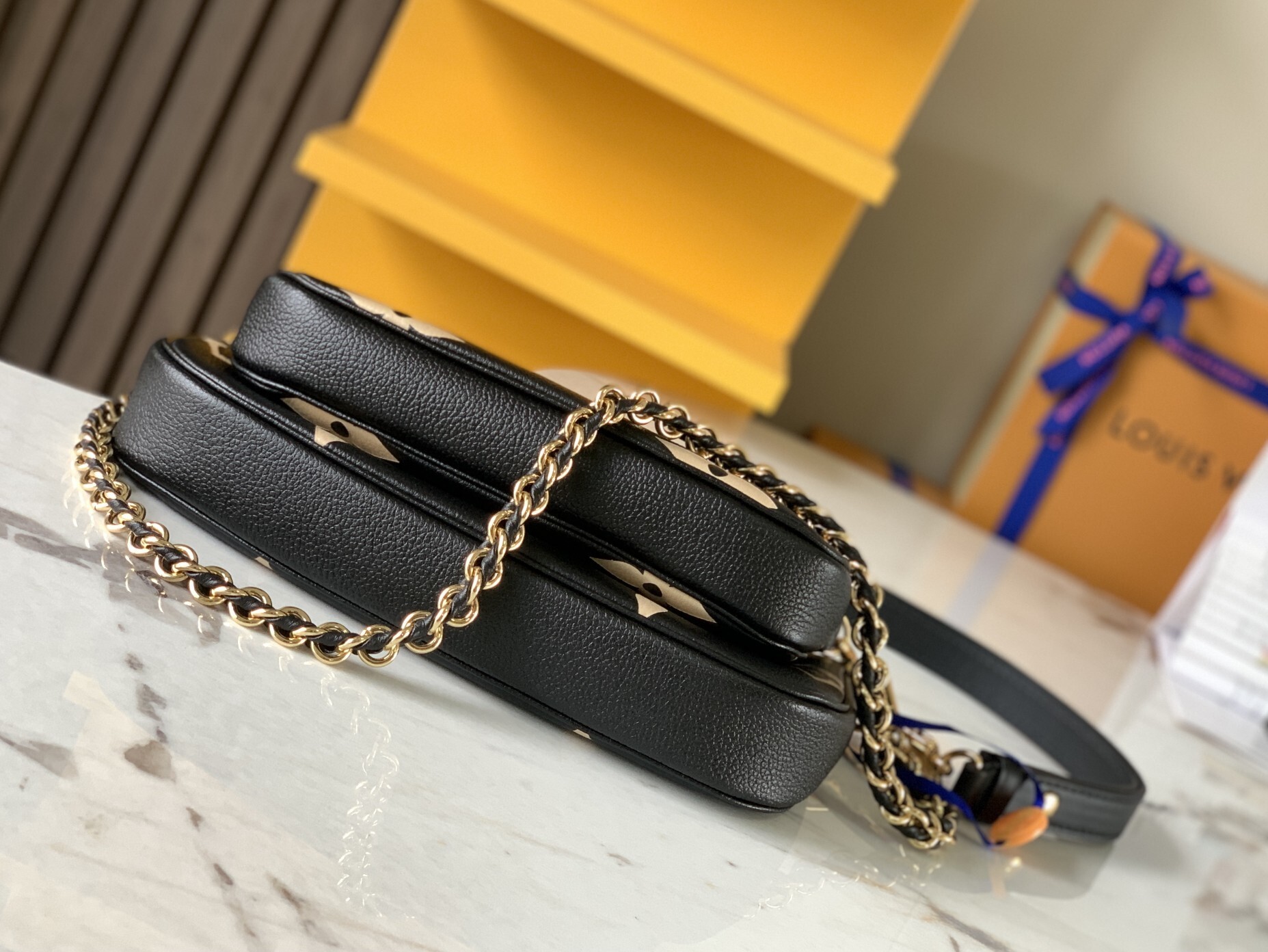 LV Pochette Accessoires 4106U 