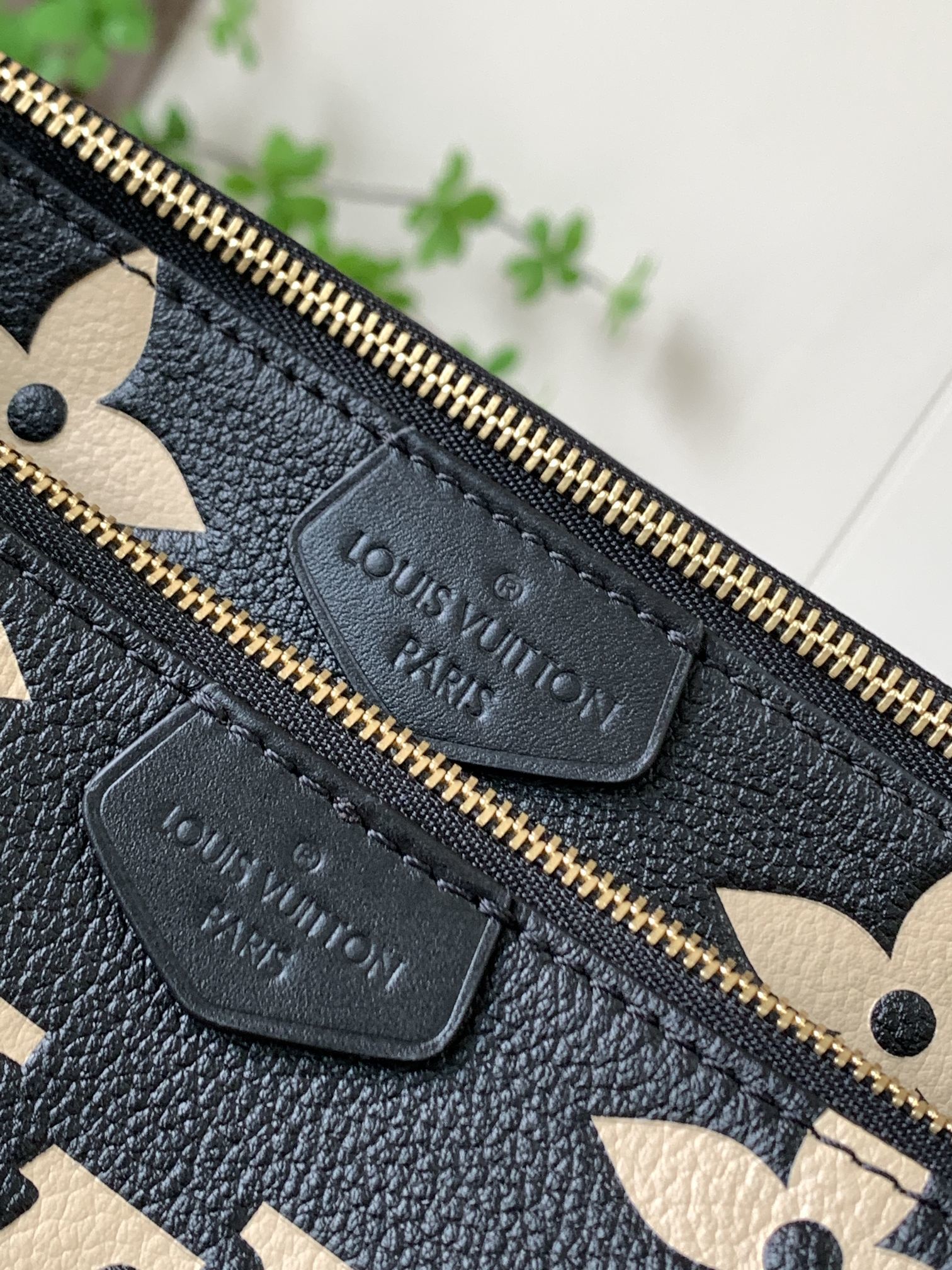 LV Pochette Accessoires 4106U 