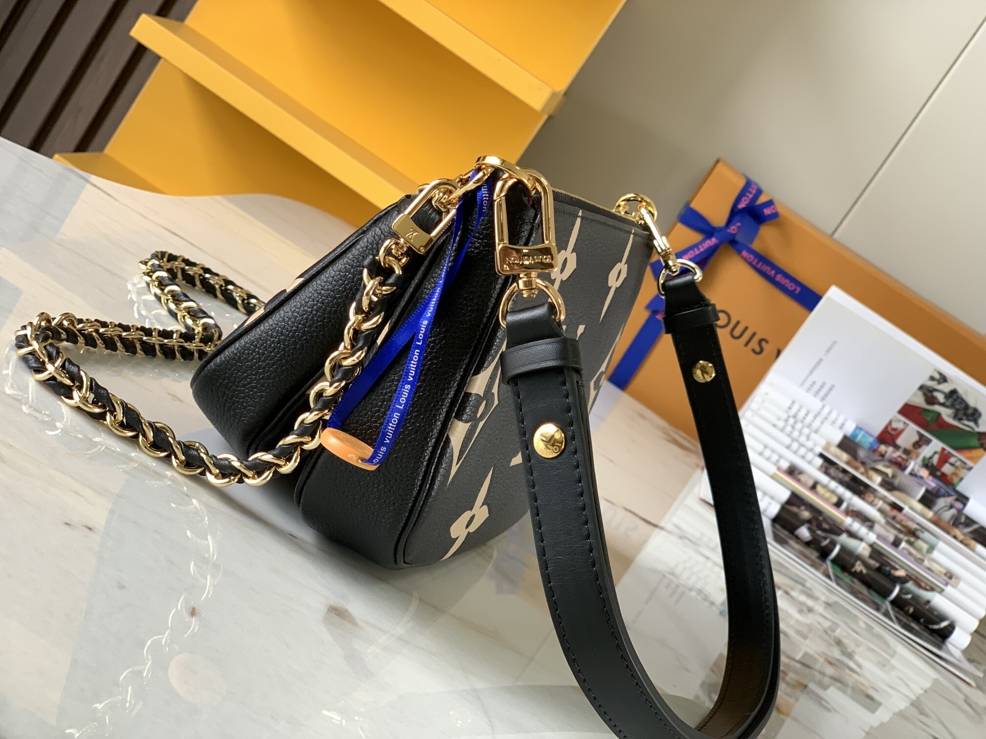 LV Pochette Accessoires 4106U 