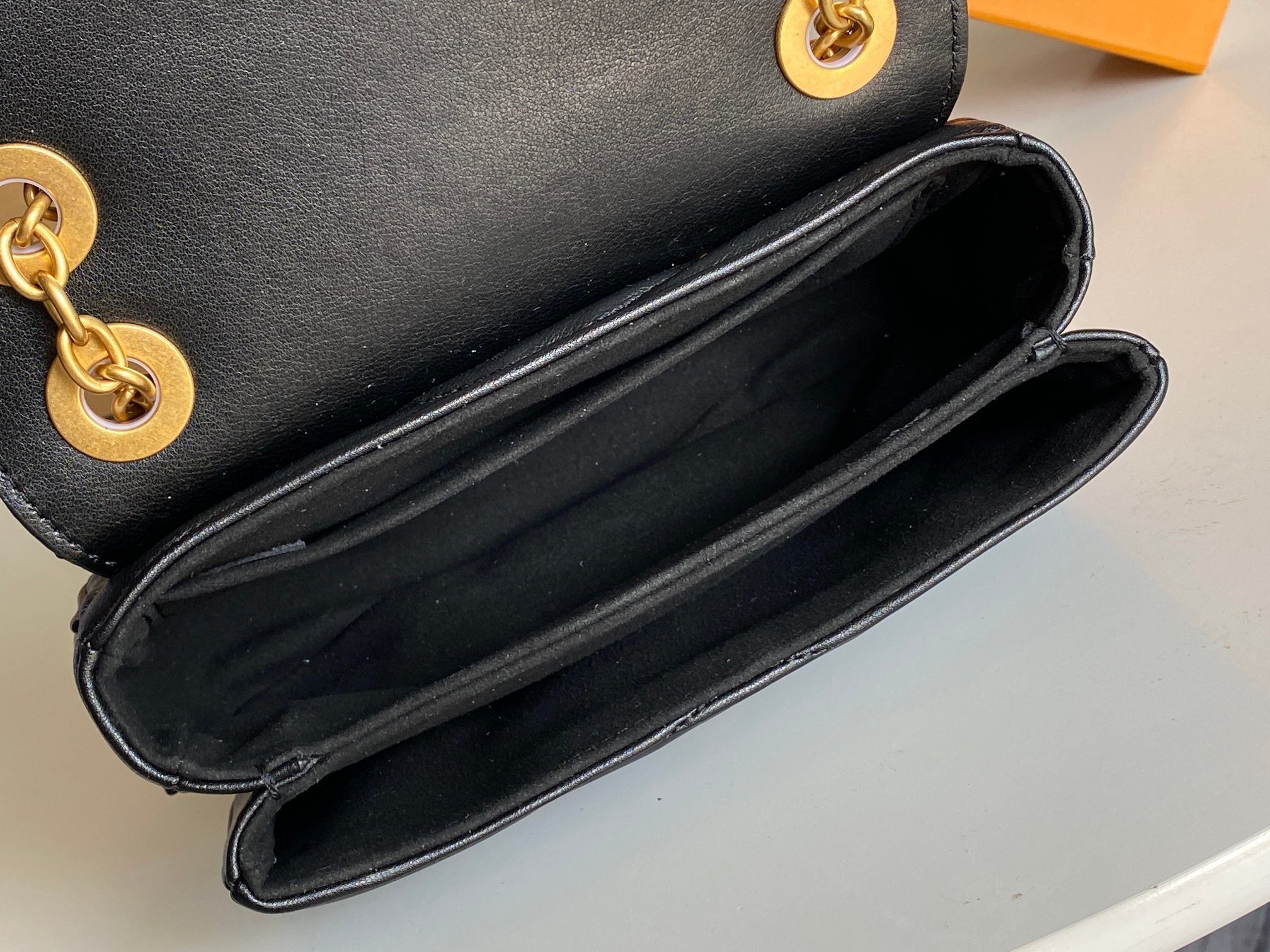 LV Pochette Accessoires 4106U 