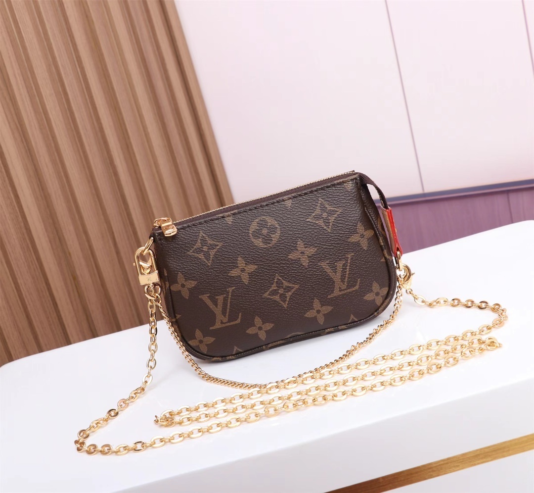 LV Pochette Accessoires 4106U 