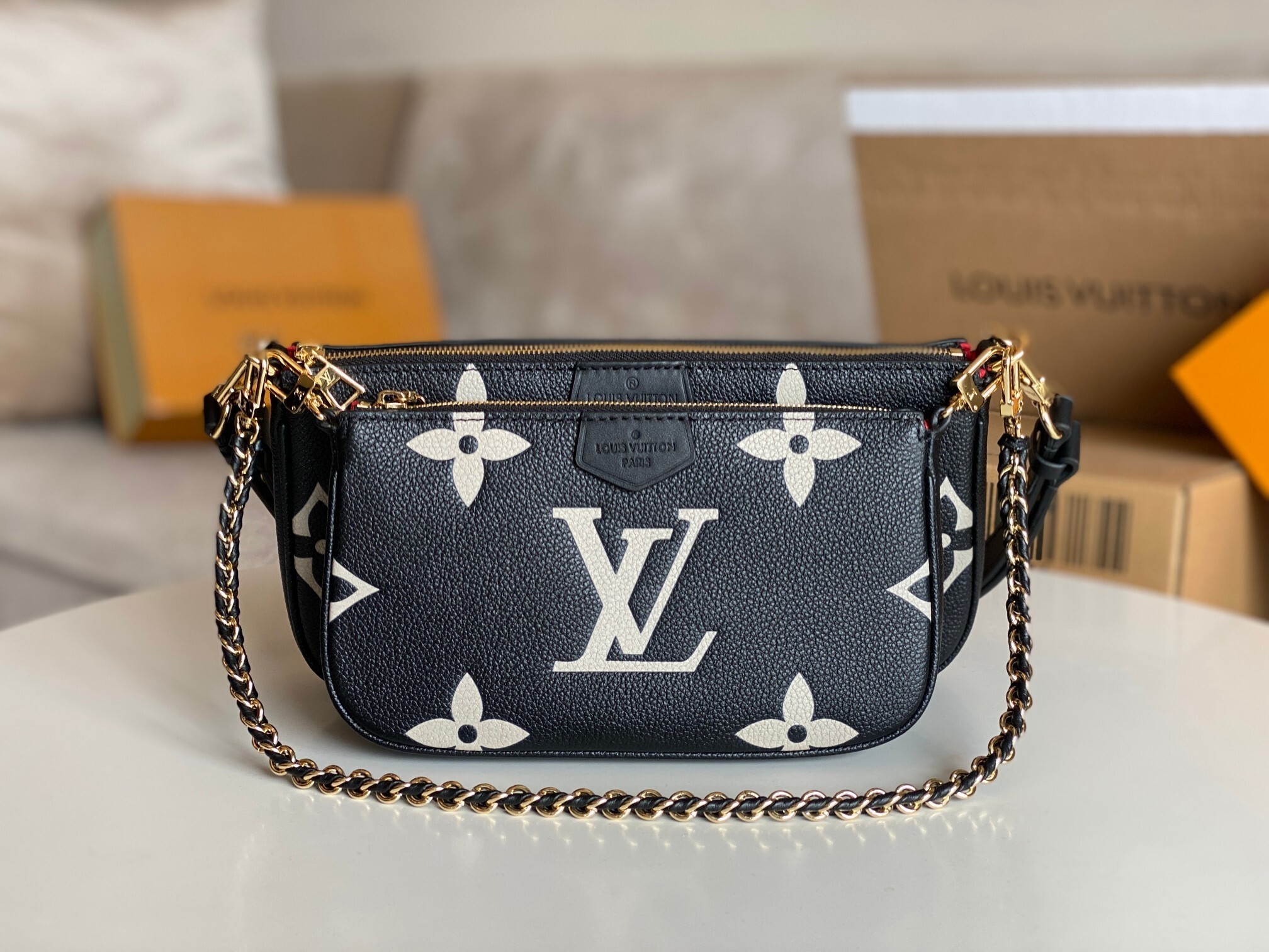 LV Pochette Accessoires 4106U 
