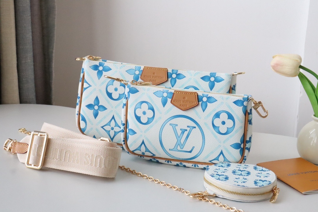 LV Pochette Accessoires 4106U 
