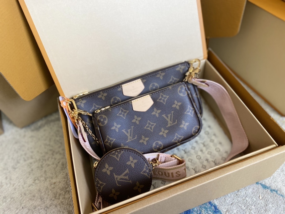 LV Pochette Accessoires 4106U 