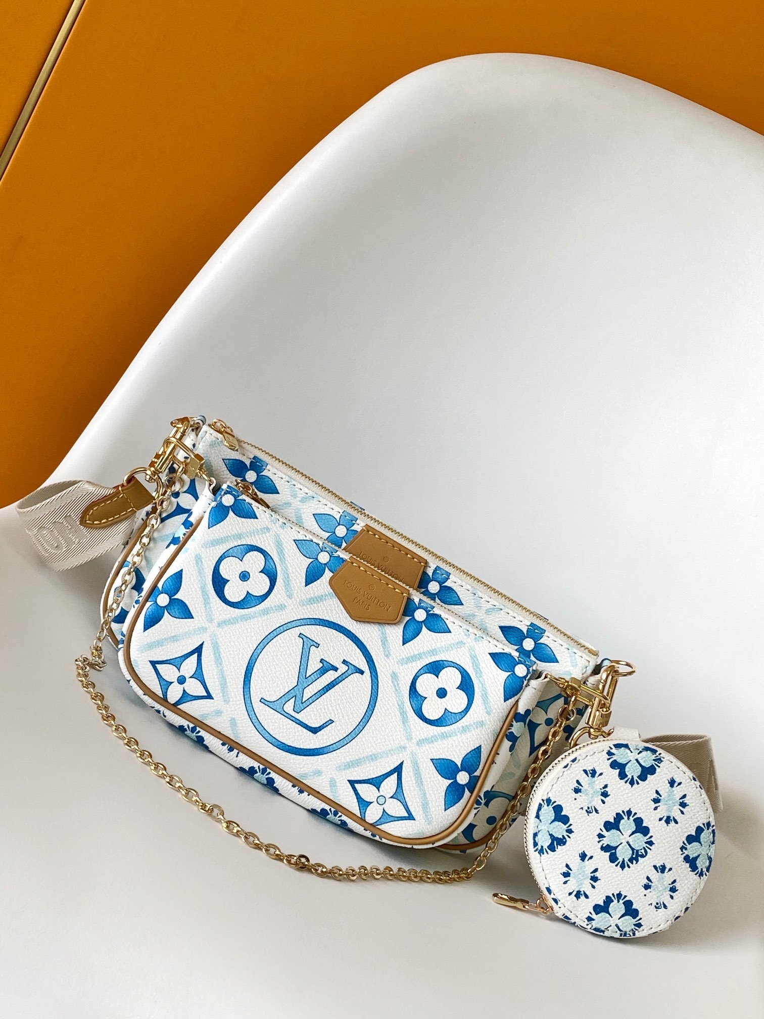 LV Pochette Accessoires 4106U 