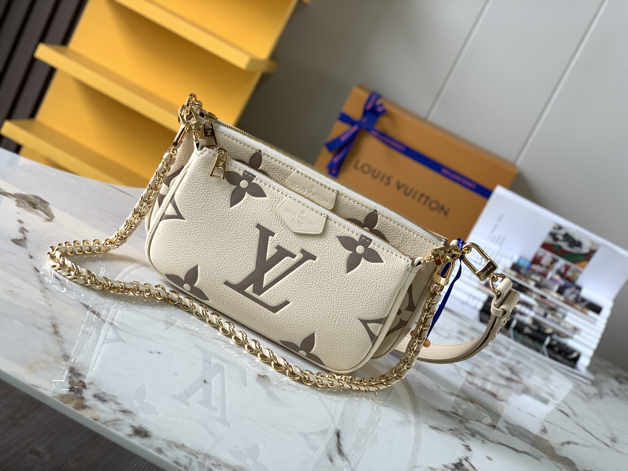 LV Pochette Accessoires 4106U 