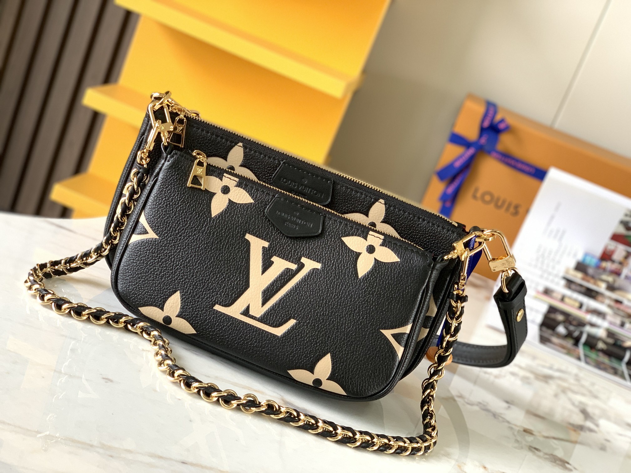LV Pochette Accessoires 4106U 