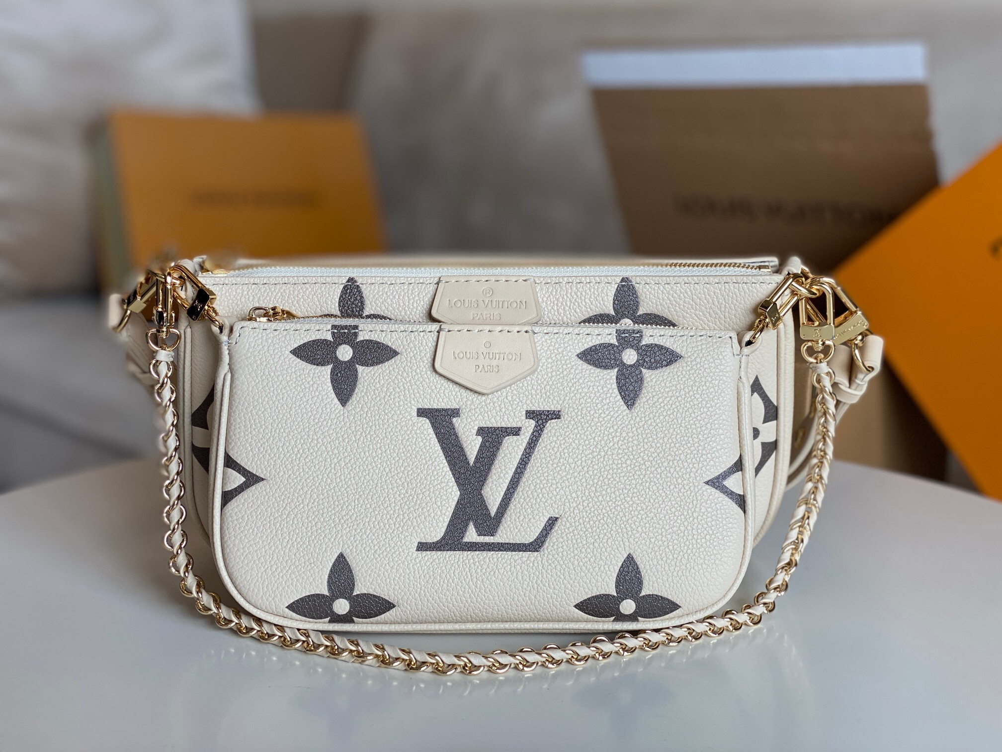 LV Pochette Accessoires 4106U 