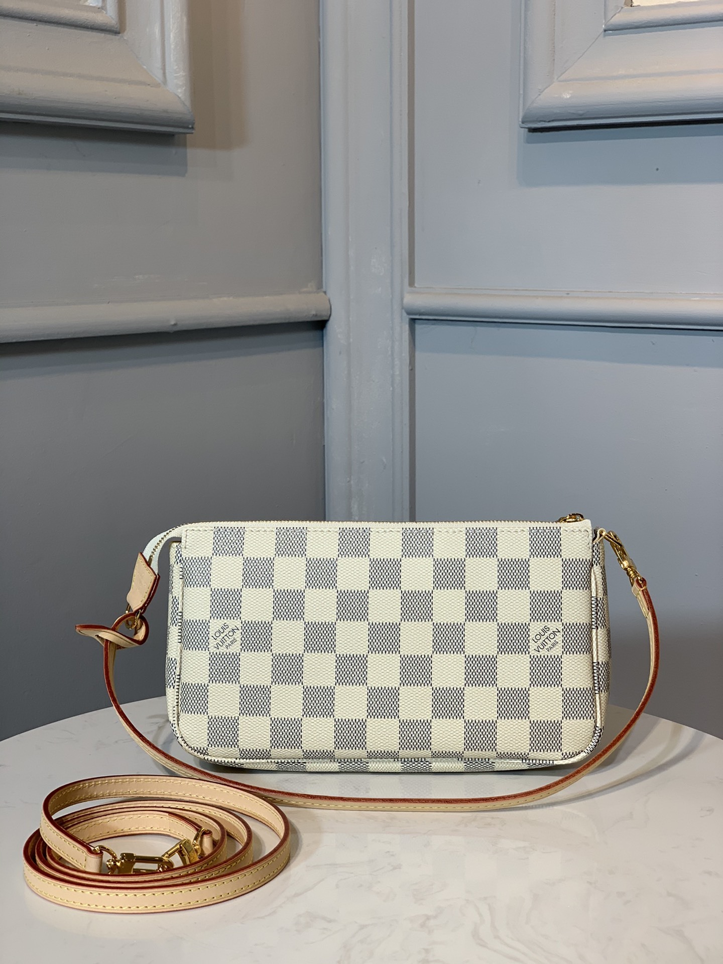 LV POCHETTE ACCESSOIRES M40712