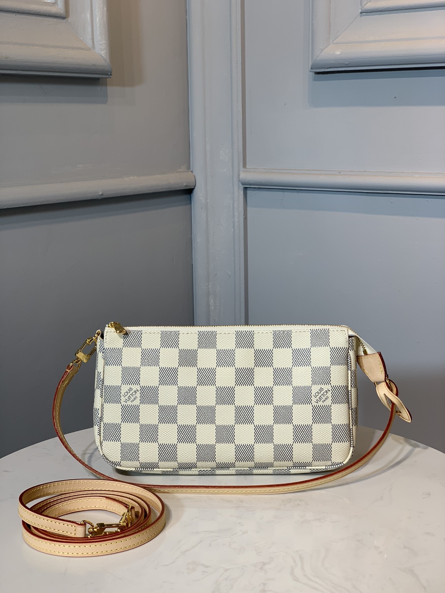 LV POCHETTE ACCESSOIRES M40712
