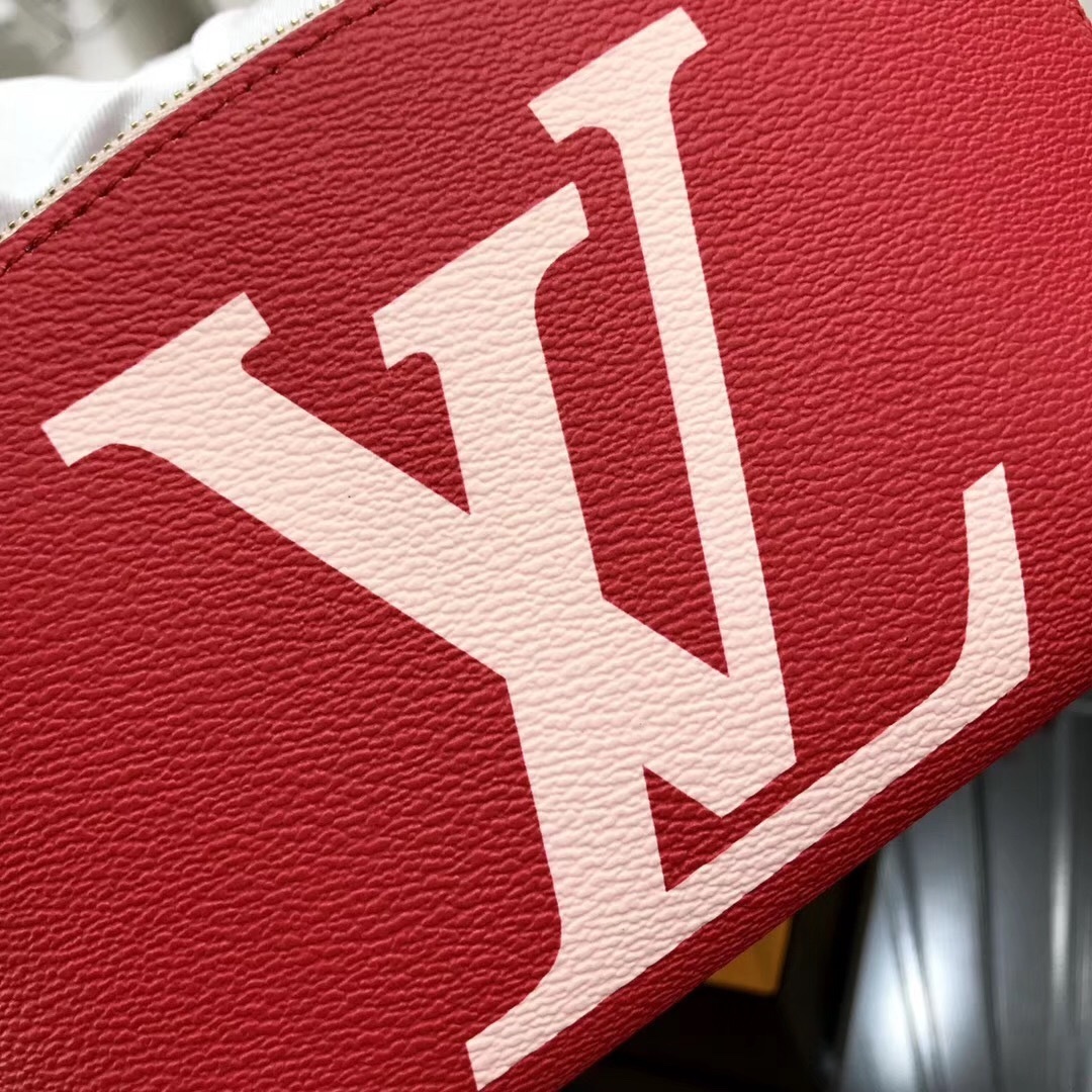 LV POCHETTE COSME XL M67693 