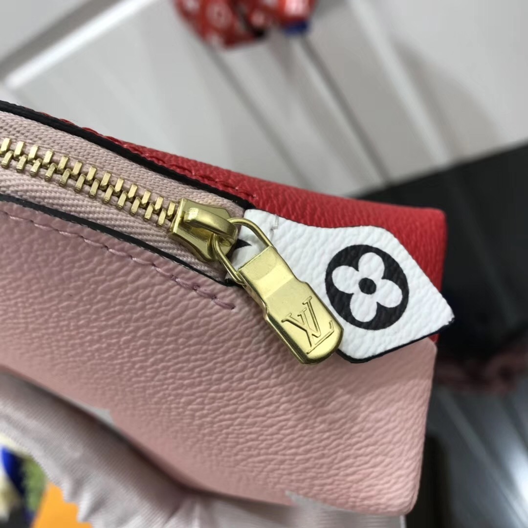 LV POCHETTE COSME XL M67693 