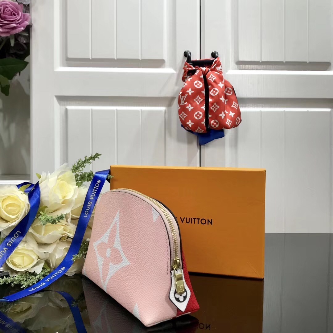 LV POCHETTE COSME XL M67693 