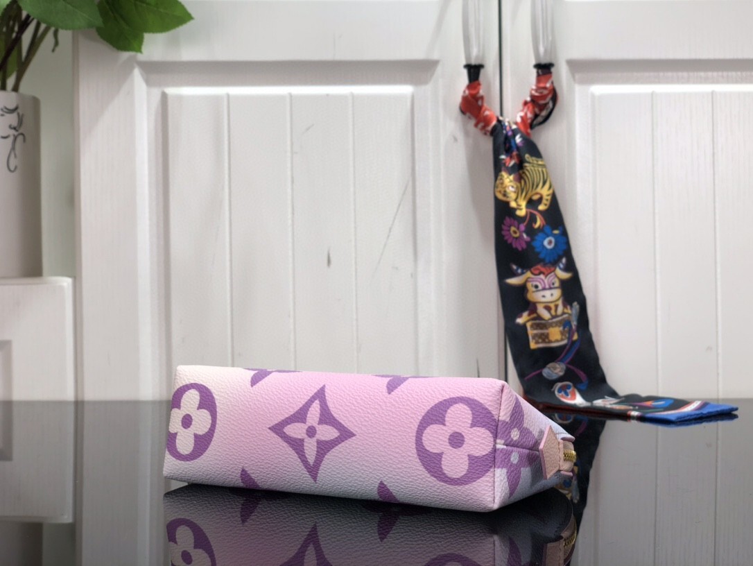 LV POCHETTE COSMETIQUE M59944 