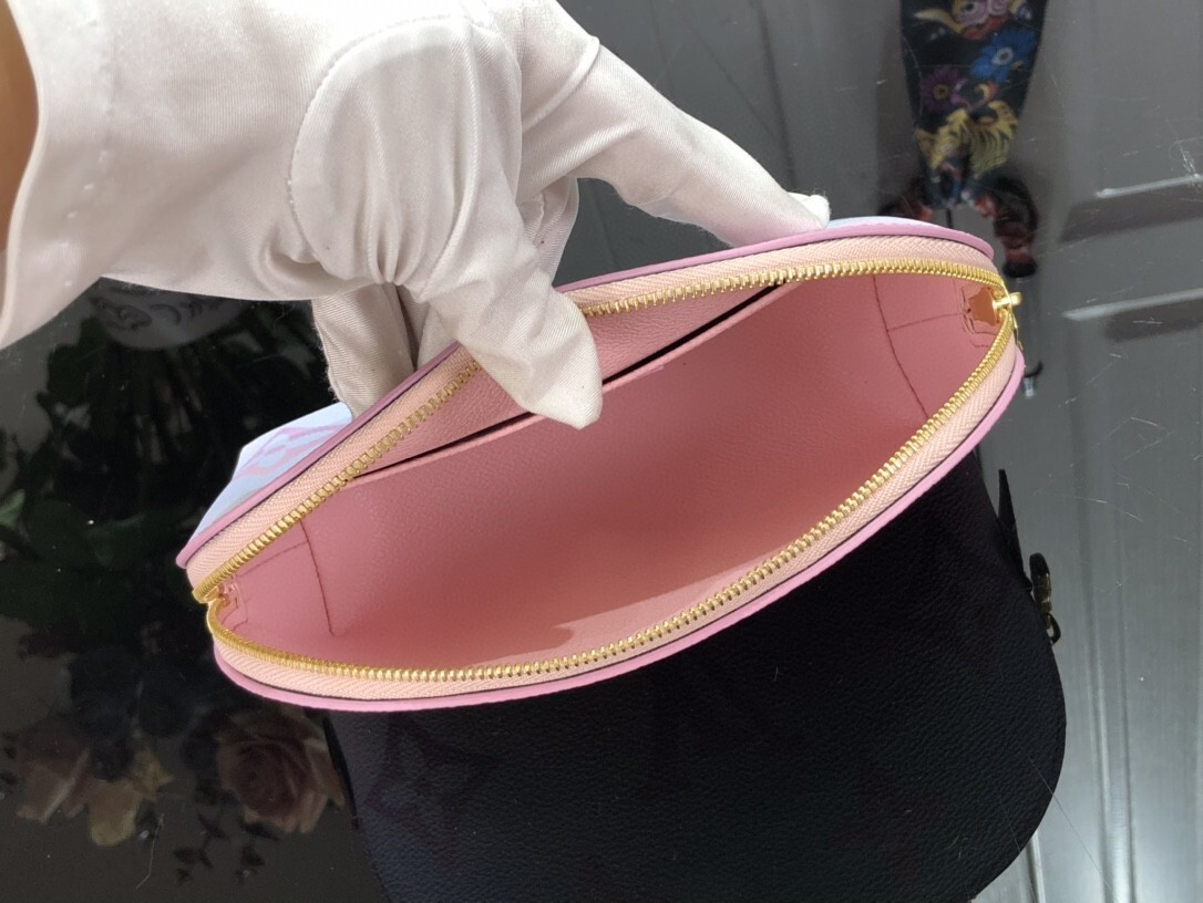 LV POCHETTE COSMETIQUE M59944 