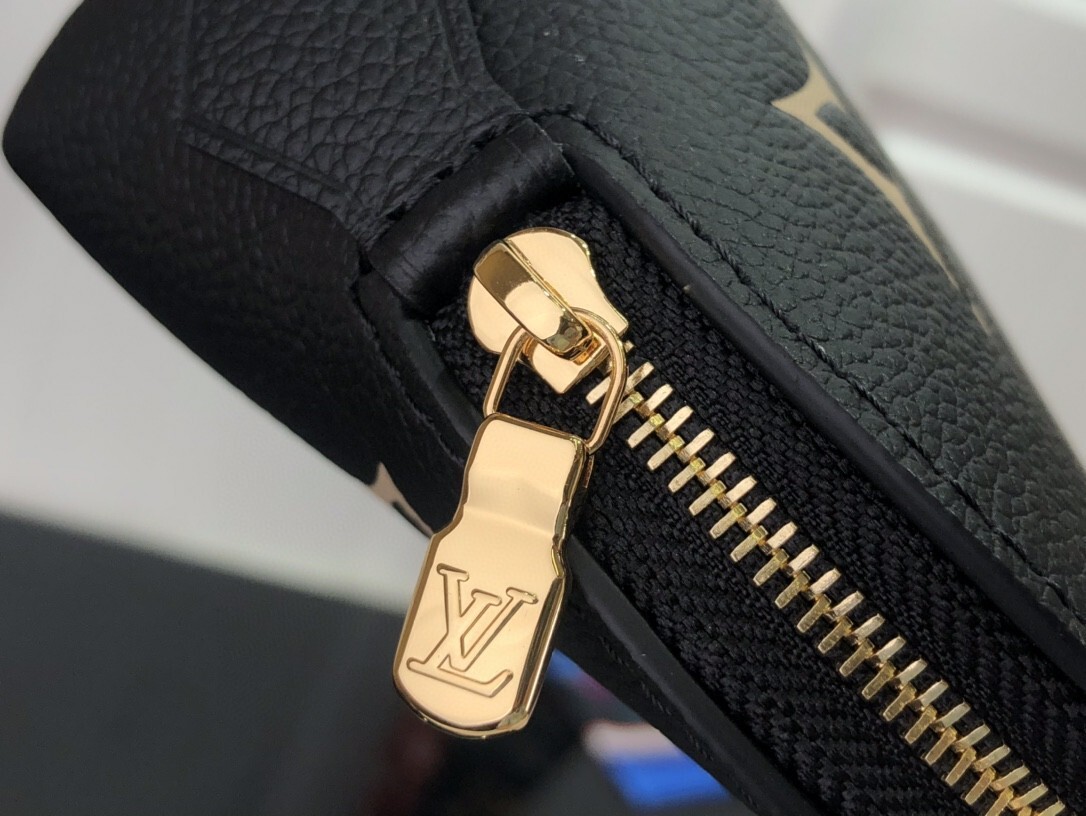 LV POCHETTE COSMETIQUE PM M59086 