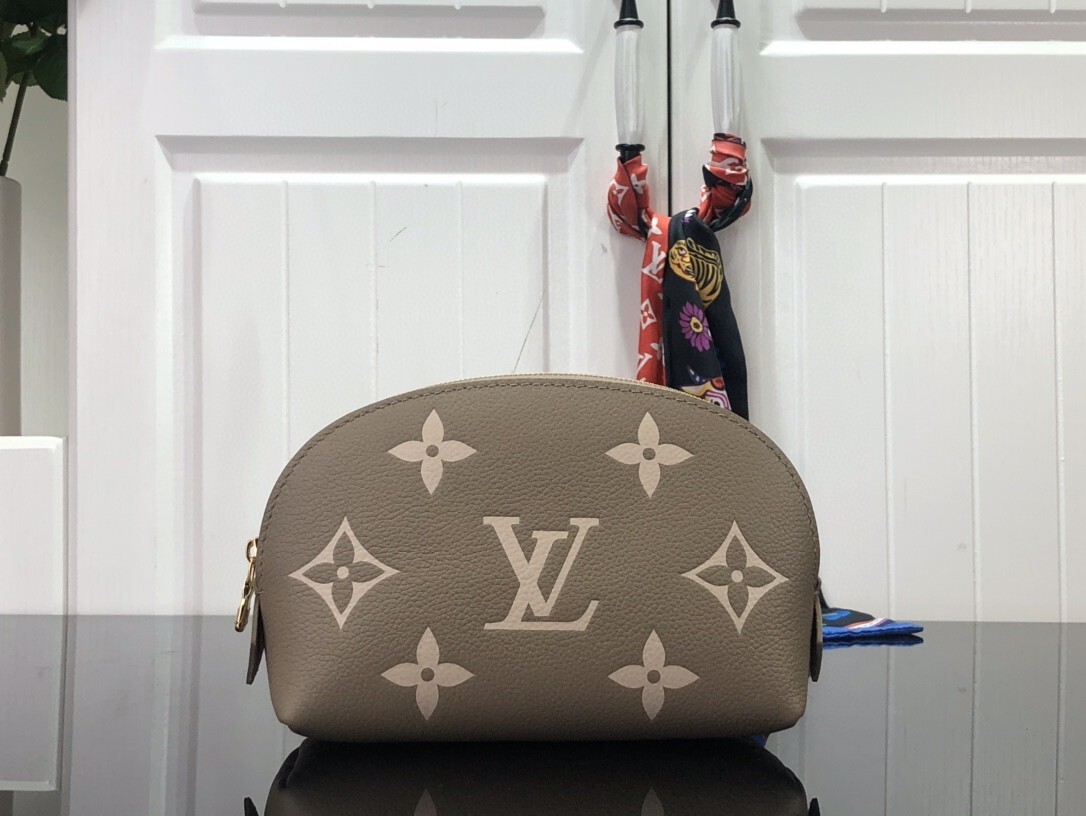 LV POCHETTE COSMETIQUE PM M59086 