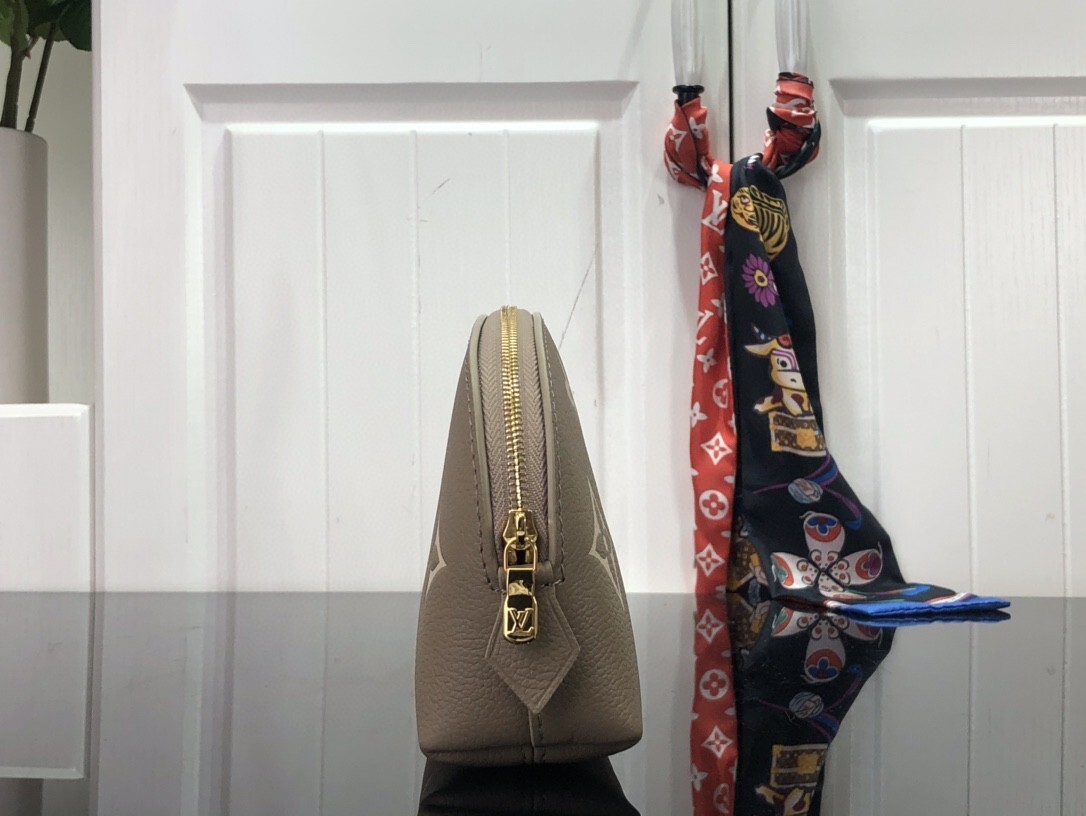 LV POCHETTE COSMETIQUE PM M59086 