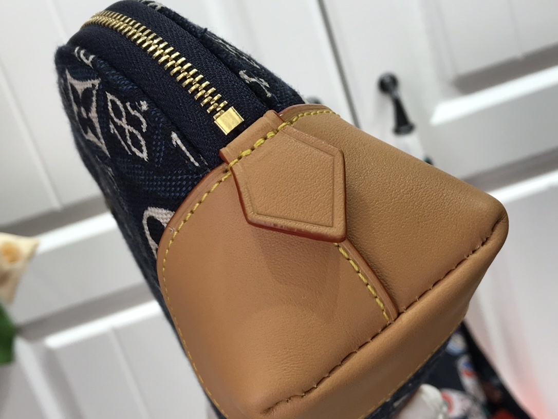 LV POCHETTE COSMETIQUE SINCE 1854 M80307 