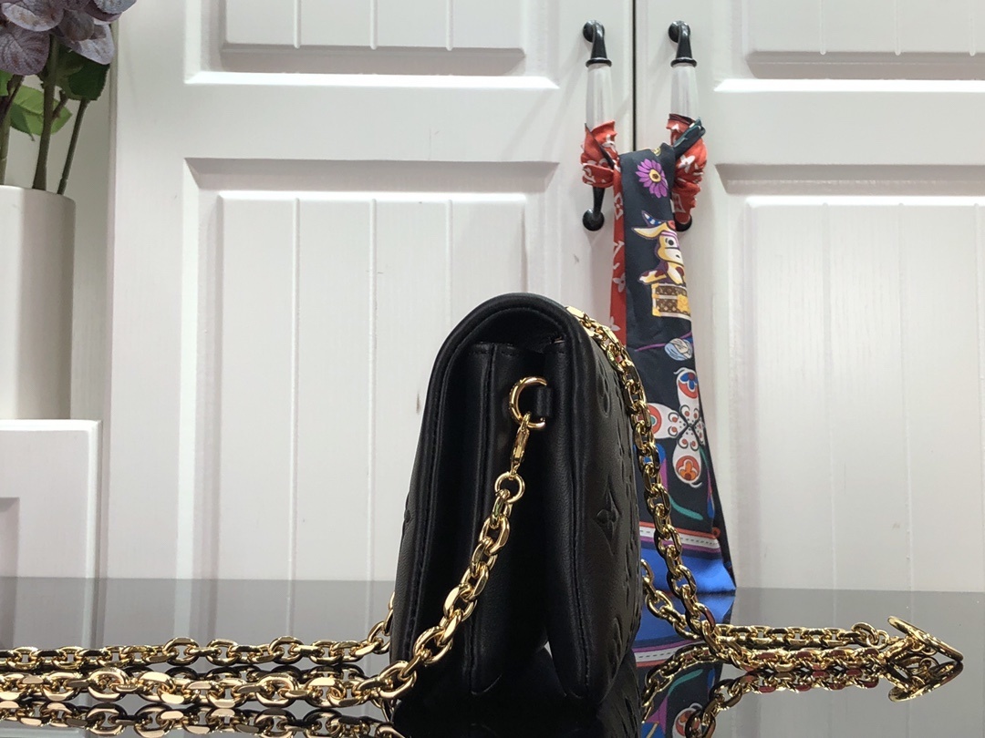 LV POCHETTE COUSSIN M80742 