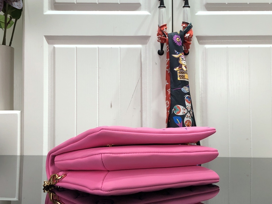 LV POCHETTE COUSSIN M80742 