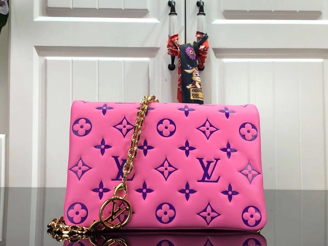 LV POCHETTE COUSSIN M80742 